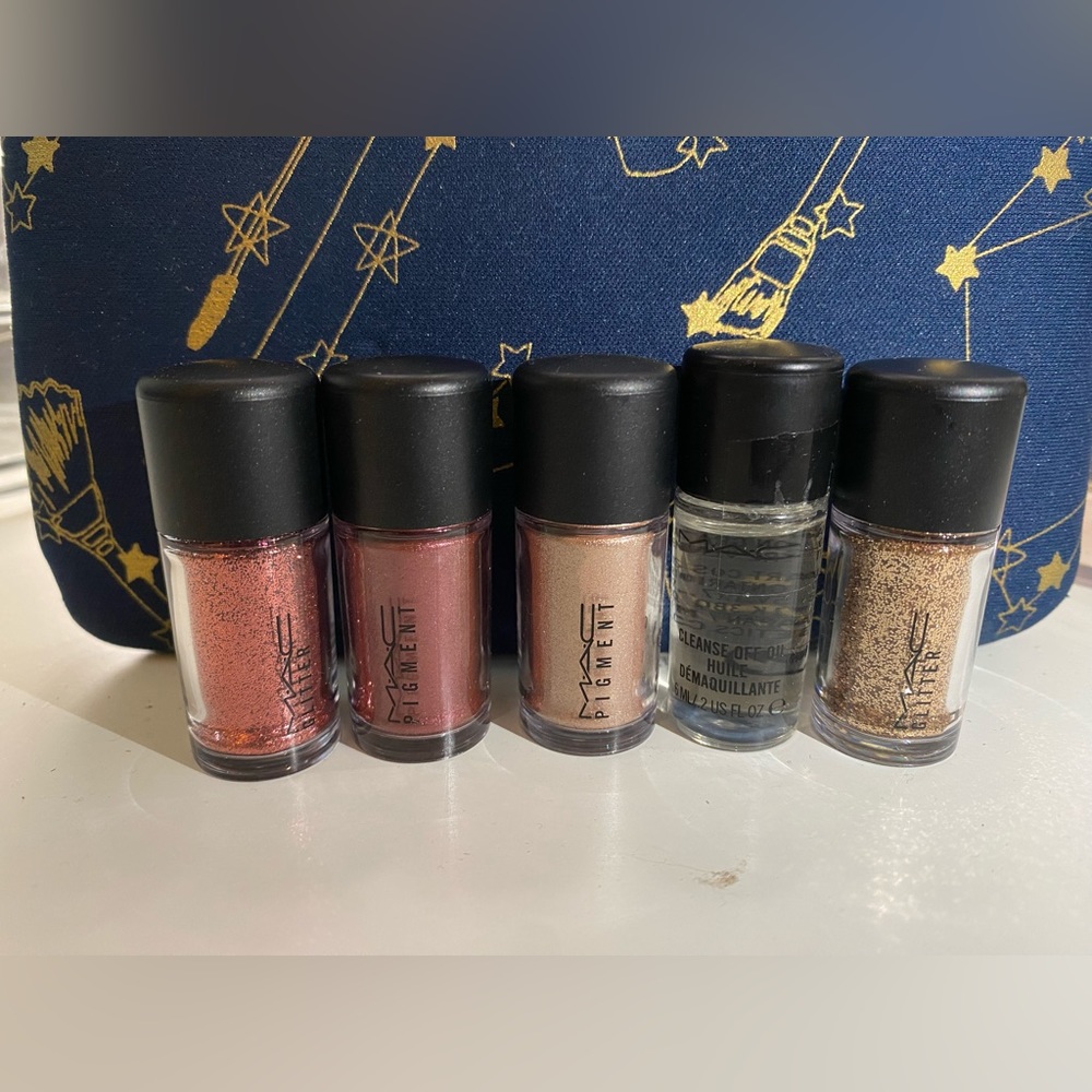 NWOT MAC loose glitter/pigment and cleanse off oil
